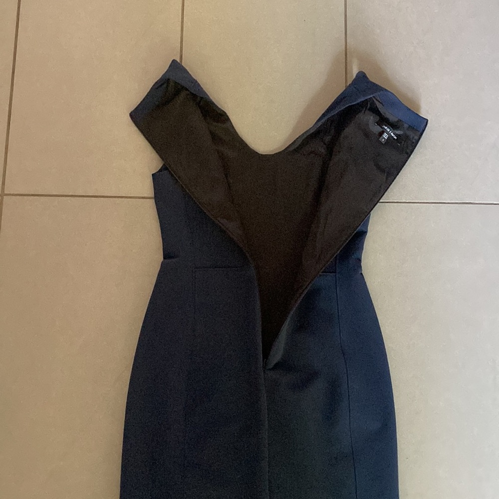 Elegant Navy Blue Sleeveless Dress - Picture 5 of 9